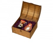 Подарочный набор: чайная пара, варенье из сосновых шишек