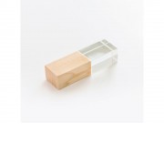 USB-флешка на 16 ГБ, дерево